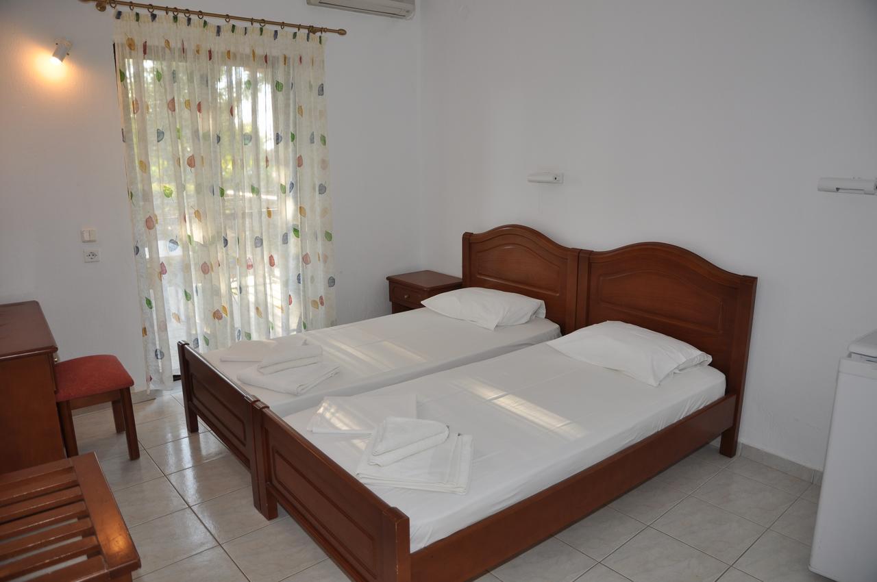 Hotel Dougas Arkoudi Extérieur photo