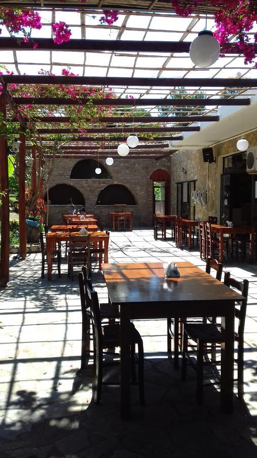 Hotel Dougas Arkoudi Extérieur photo
