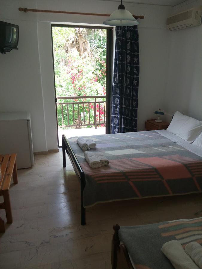 Hotel Dougas Arkoudi Extérieur photo